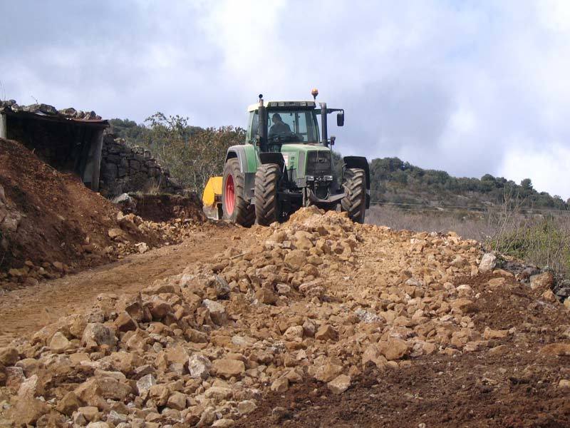 Travaux agricoles à Bédarieux — entreprise Jean Roger