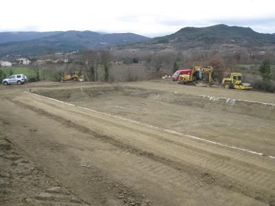 Digue en cours de construction